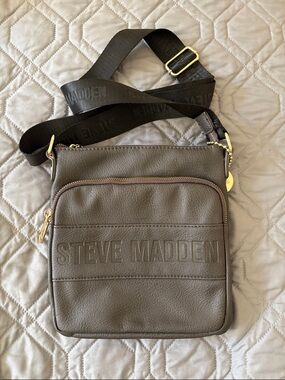 Steve Madden Olive Brown Women’s Crossbody with Gold Hardware